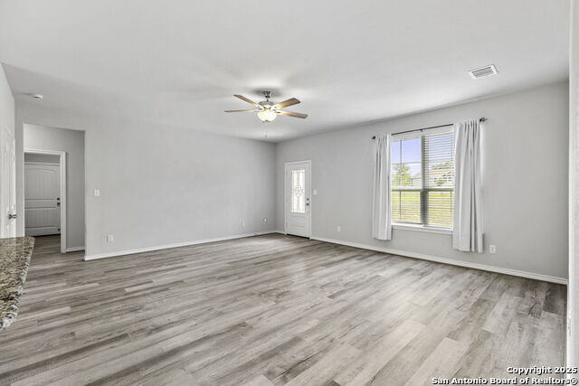 Listing photo id 6 for 446 Post Oak Street