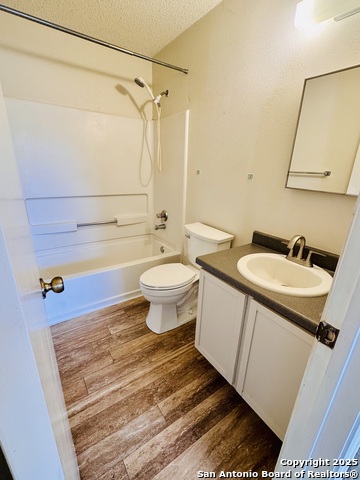 Image 19 of 26 For 13738 Villa Camino