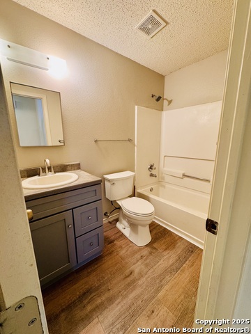 Image 22 of 26 For 13738 Villa Camino