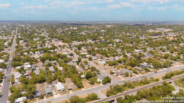 Image 4 of 11 For 415 Westfall