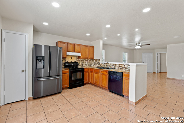 Listing photo id 8 for 6627 Arbor Farm