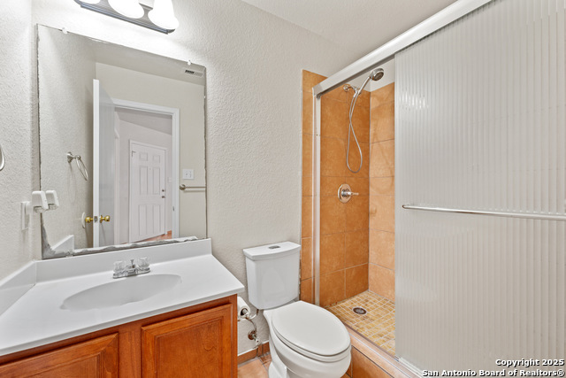 Listing photo id 18 for 6627 Arbor Farm
