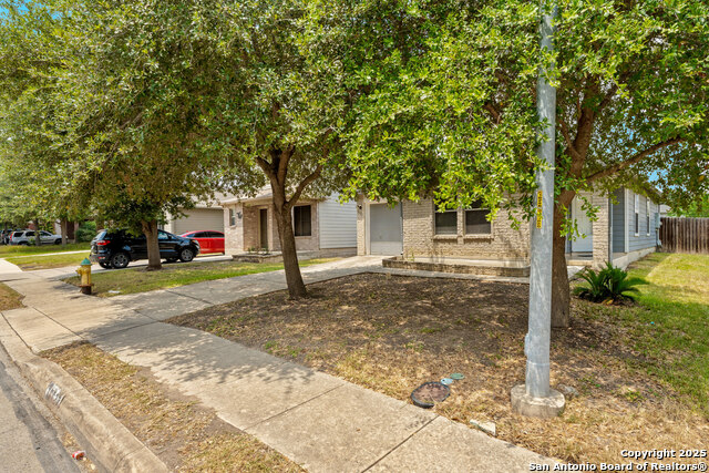 Listing photo id 1 for 6627 Arbor Farm