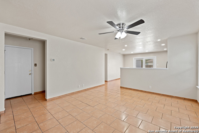 Listing photo id 6 for 6627 Arbor Farm