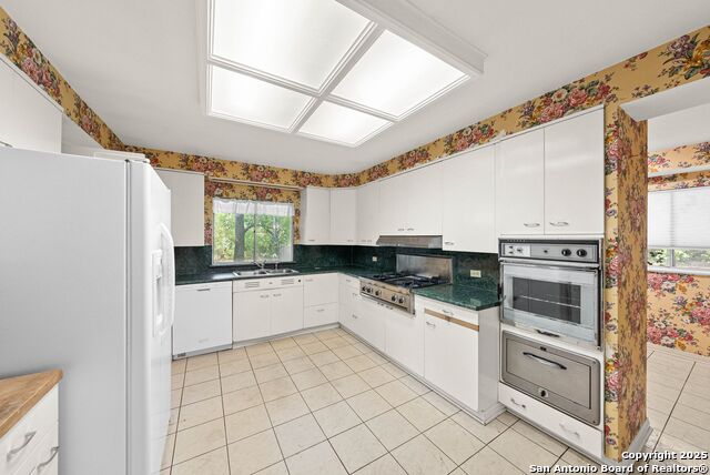 Image 12 of 51 For 1325 Wiltshire Ave