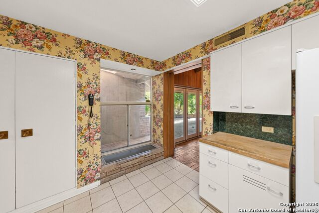Image 14 of 51 For 1325 Wiltshire Ave