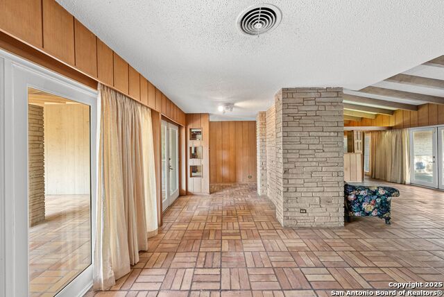 Image 6 of 51 For 1325 Wiltshire Ave