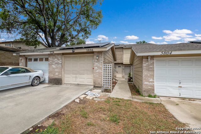 Image 2 of 26 For 5806 Rue Royale  5806