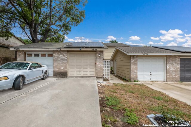 Image 4 of 26 For 5806 Rue Royale  5806