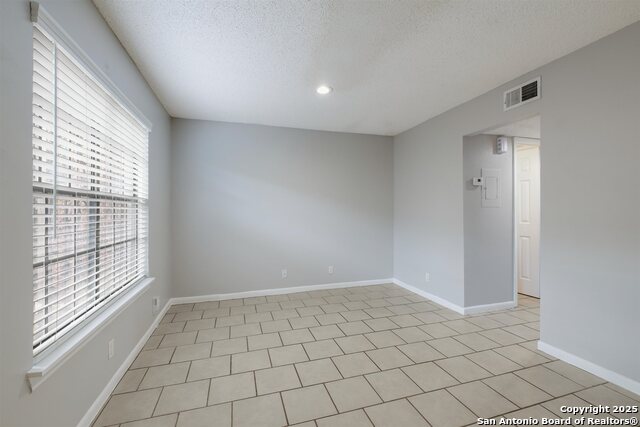 Image 6 of 26 For 5806 Rue Royale  5806