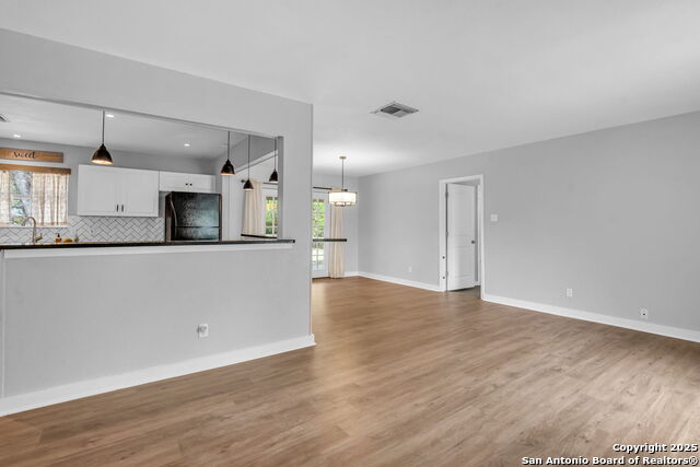 Listing photo id 8 for 8211 Berrycreek