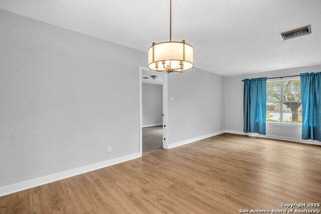 Listing photo id 10 for 8211 Berrycreek