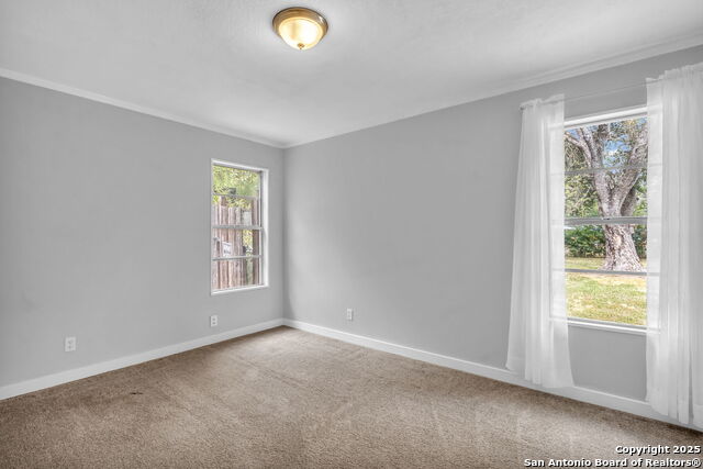 Listing photo id 14 for 8211 Berrycreek