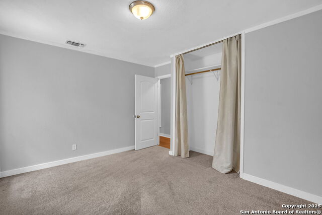 Listing photo id 16 for 8211 Berrycreek