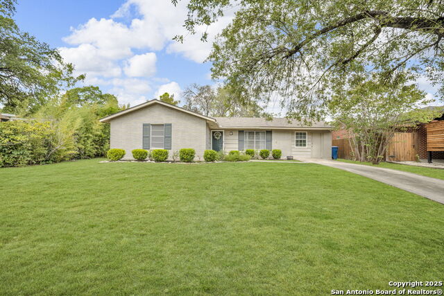 Listing photo id 0 for 8211 Berrycreek