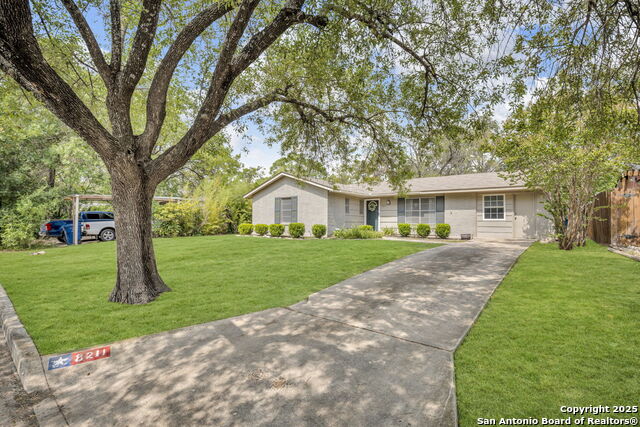 Listing photo id 2 for 8211 Berrycreek