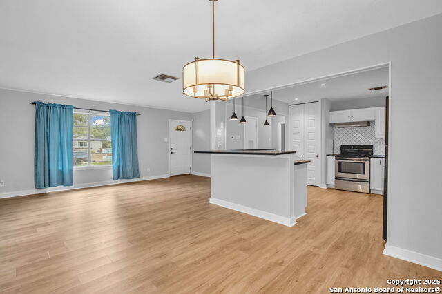 Listing photo id 4 for 8211 Berrycreek