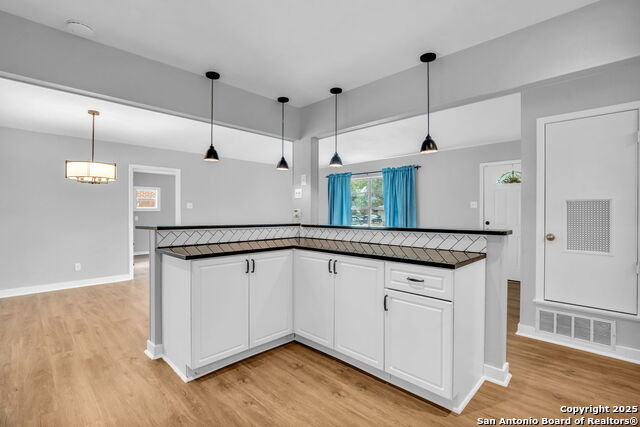 Listing photo id 5 for 8211 Berrycreek