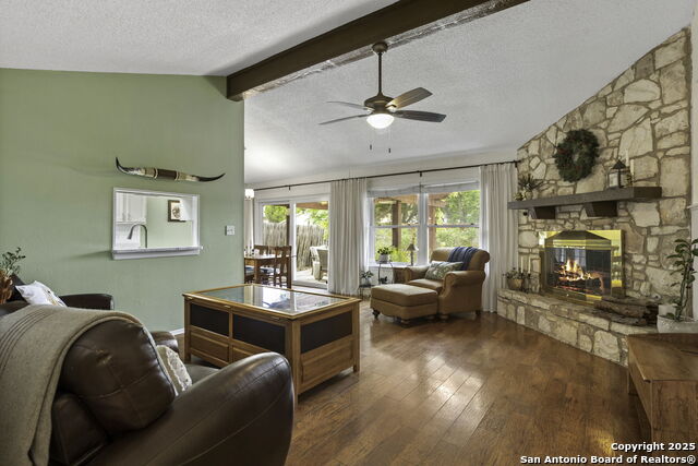 Listing photo id 8 for 5334 Walnut Vista