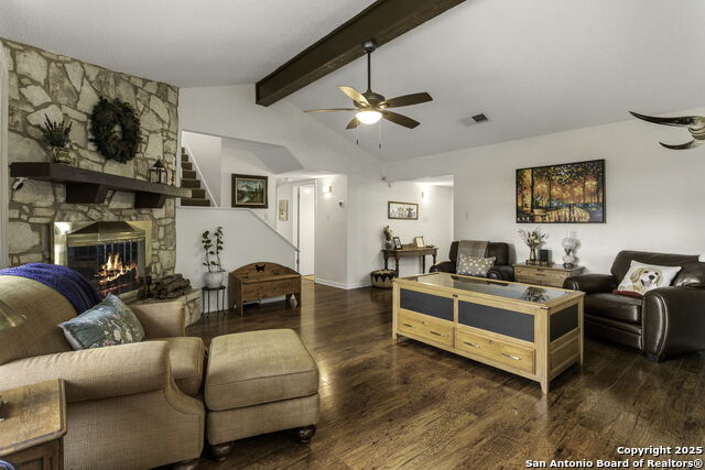 Listing photo id 9 for 5334 Walnut Vista