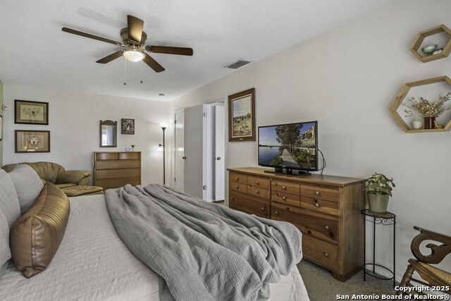 Listing photo id 12 for 5334 Walnut Vista