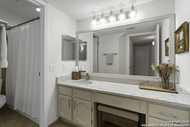 Listing photo id 13 for 5334 Walnut Vista