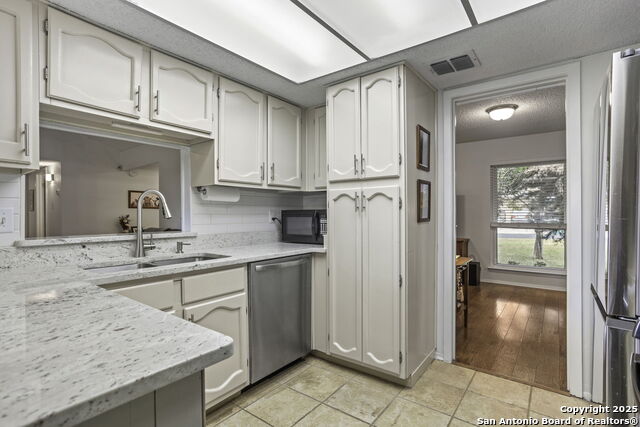 Listing photo id 4 for 5334 Walnut Vista