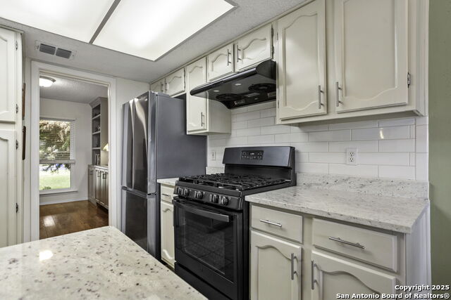 Listing photo id 5 for 5334 Walnut Vista