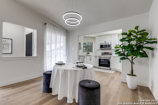 Listing photo id 10 for 13246 Larkwalk