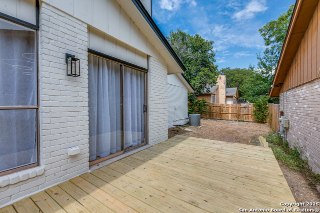 Listing photo id 22 for 13246 Larkwalk