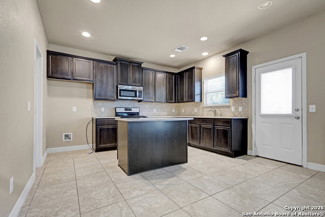 Image 6 of 35 For 8814 Atwater