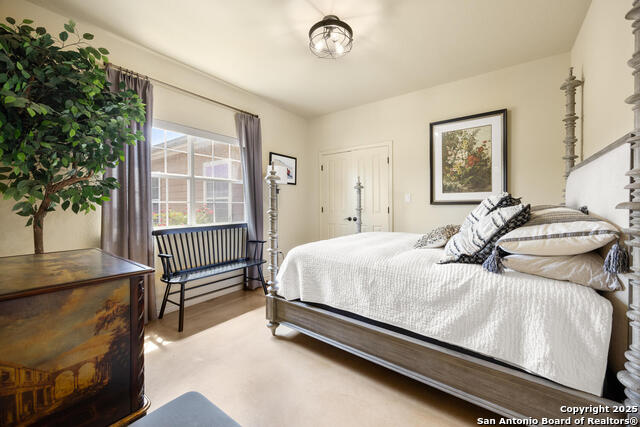 Image 11 of 31 For 192 Indian Oaks