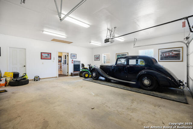 Image 21 of 31 For 192 Indian Oaks