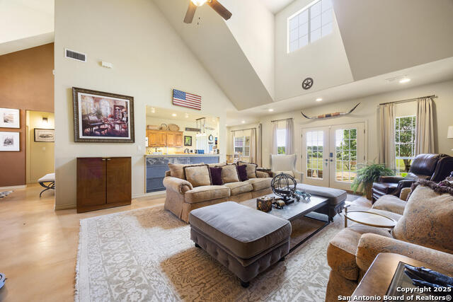 Image 4 of 31 For 192 Indian Oaks