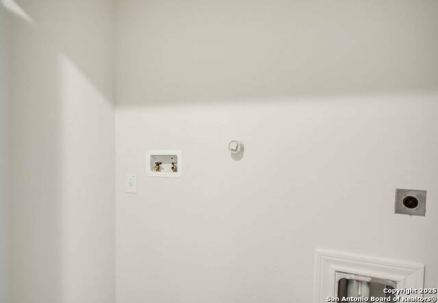 Image 11 of 39 For 10346 Lynwood Branch