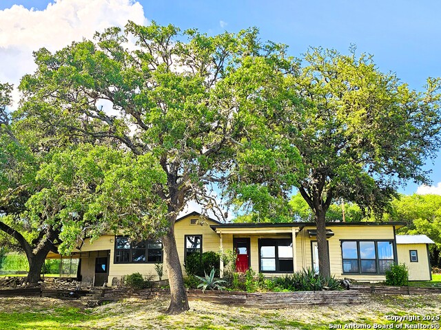 Details for 11266 Park Road 37, Lakehills, TX 78063
