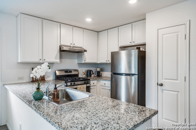 Image 5 of 13 For 5223 Hornbeck