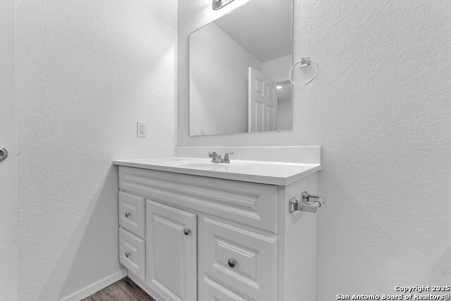 Image 19 of 23 For 3007 Mcarthur Ave