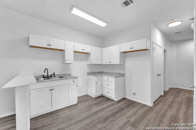 Image 4 of 23 For 3007 Mcarthur Ave