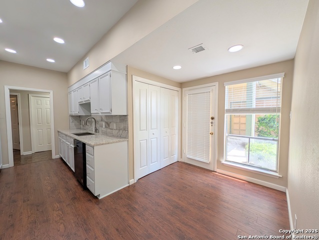 Image 11 of 35 For 3678 Hidden Dr  1804