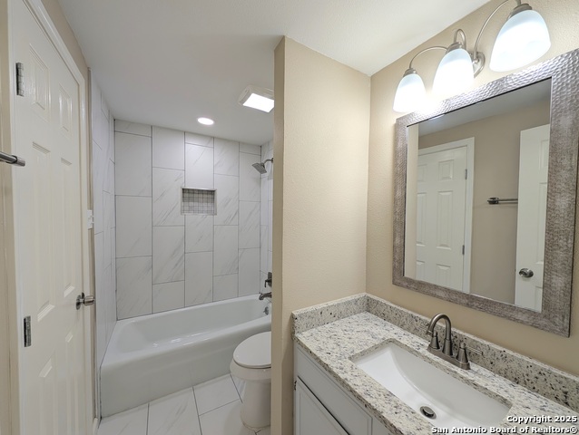 Image 17 of 35 For 3678 Hidden Dr  1804