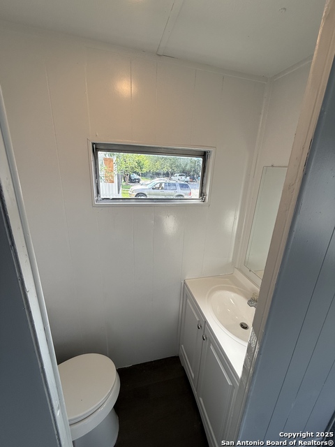 Image 4 of 5 For 1311 Hein Rd W 15