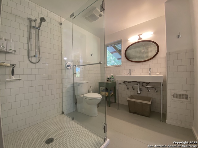 Listing photo id 8 for 412 Lebouf Rd