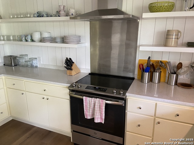 Listing photo id 18 for 412 Lebouf Rd