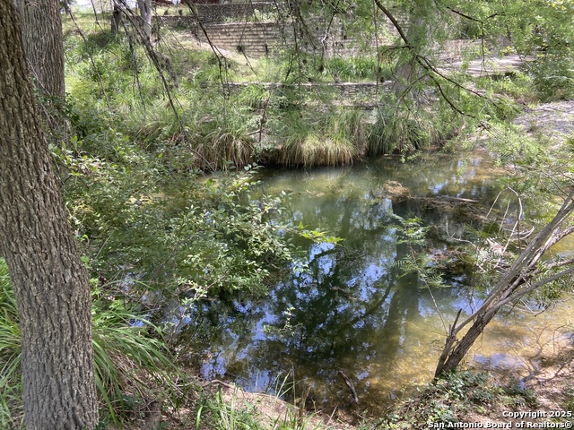 Listing photo id 20 for 412 Lebouf Rd