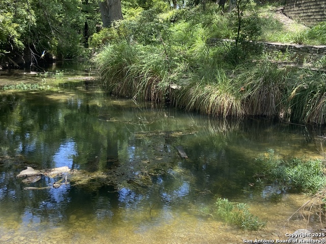 Listing photo id 2 for 412 Lebouf Rd