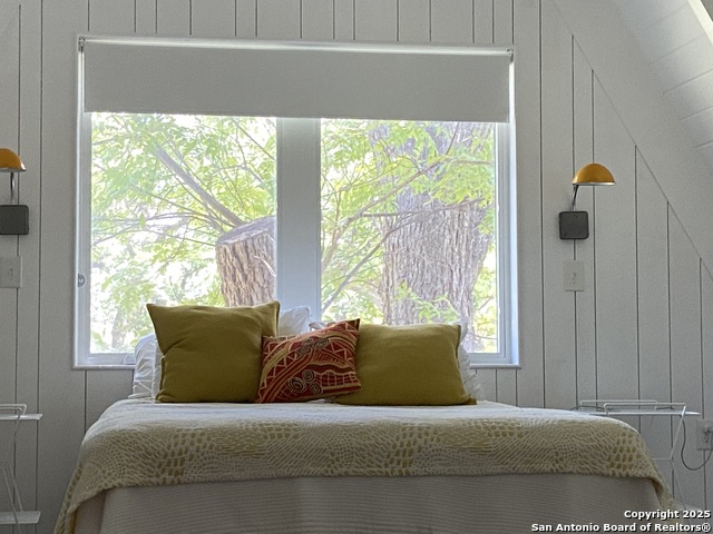 Listing photo id 4 for 412 Lebouf Rd