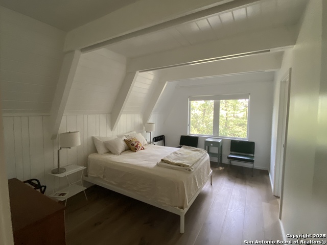 Listing photo id 5 for 412 Lebouf Rd