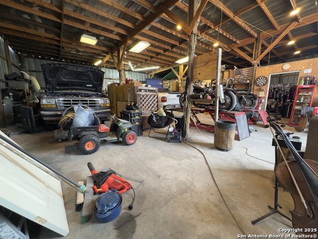 Listing photo id 28 for 3124 Fm 2673