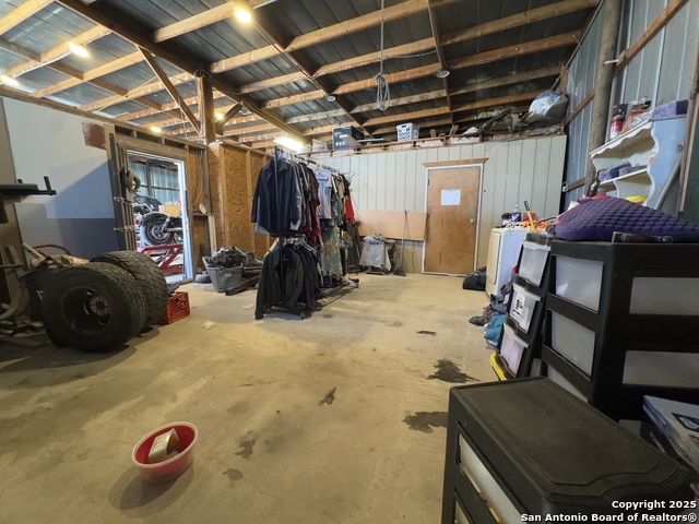 Listing photo id 29 for 3124 Fm 2673